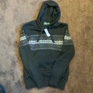 Hooded sweater with pocket